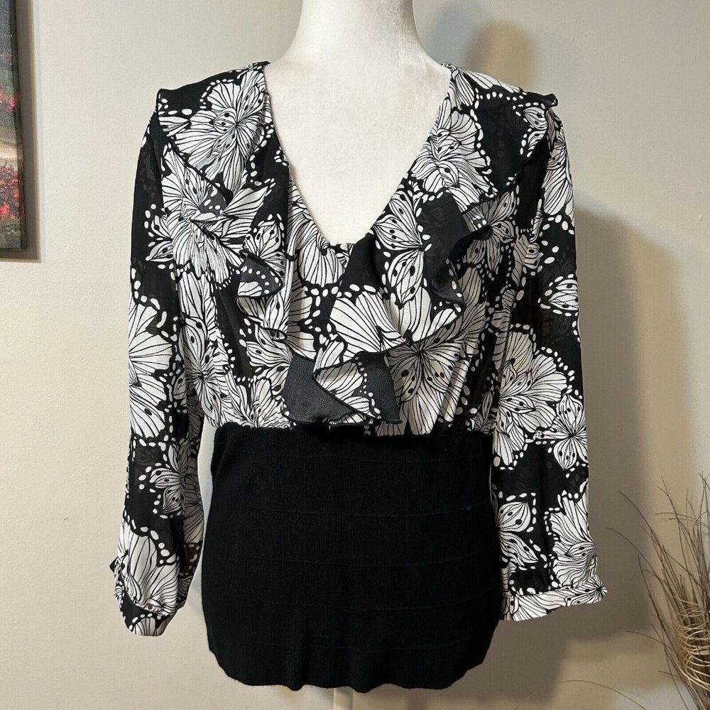 Signature by Larry Levine Women Blouse Ruffled V Neck Size L Floral Black White